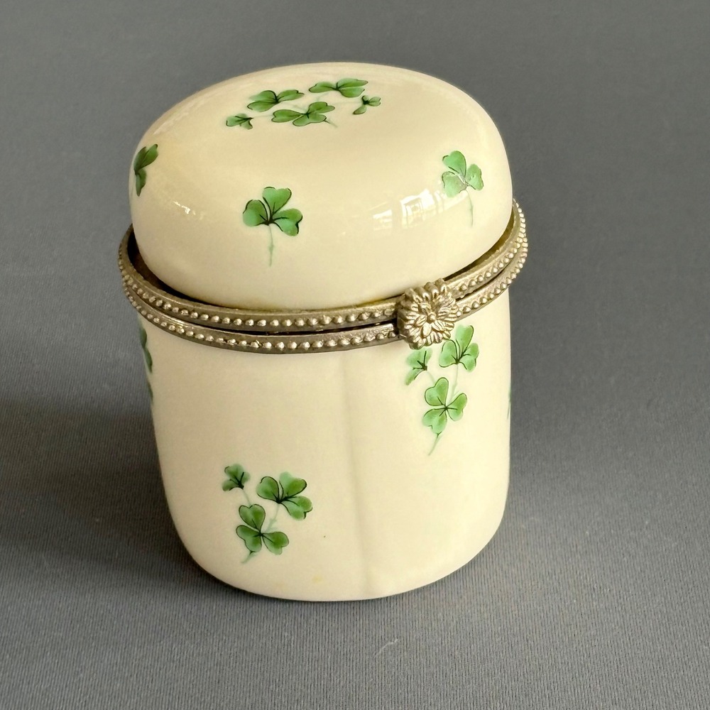 Liffey Artefacts Kildare Irish Shamrock Porcelain Trinket Pill Box | Ireland